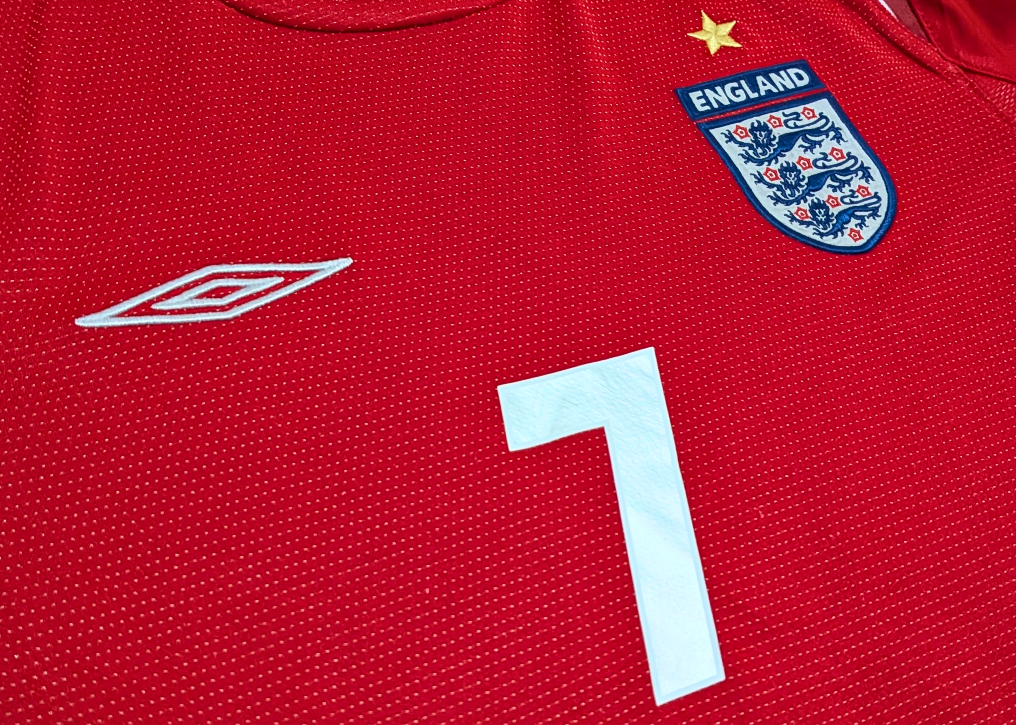 2004-06 England Away Shirt - Beckham 7