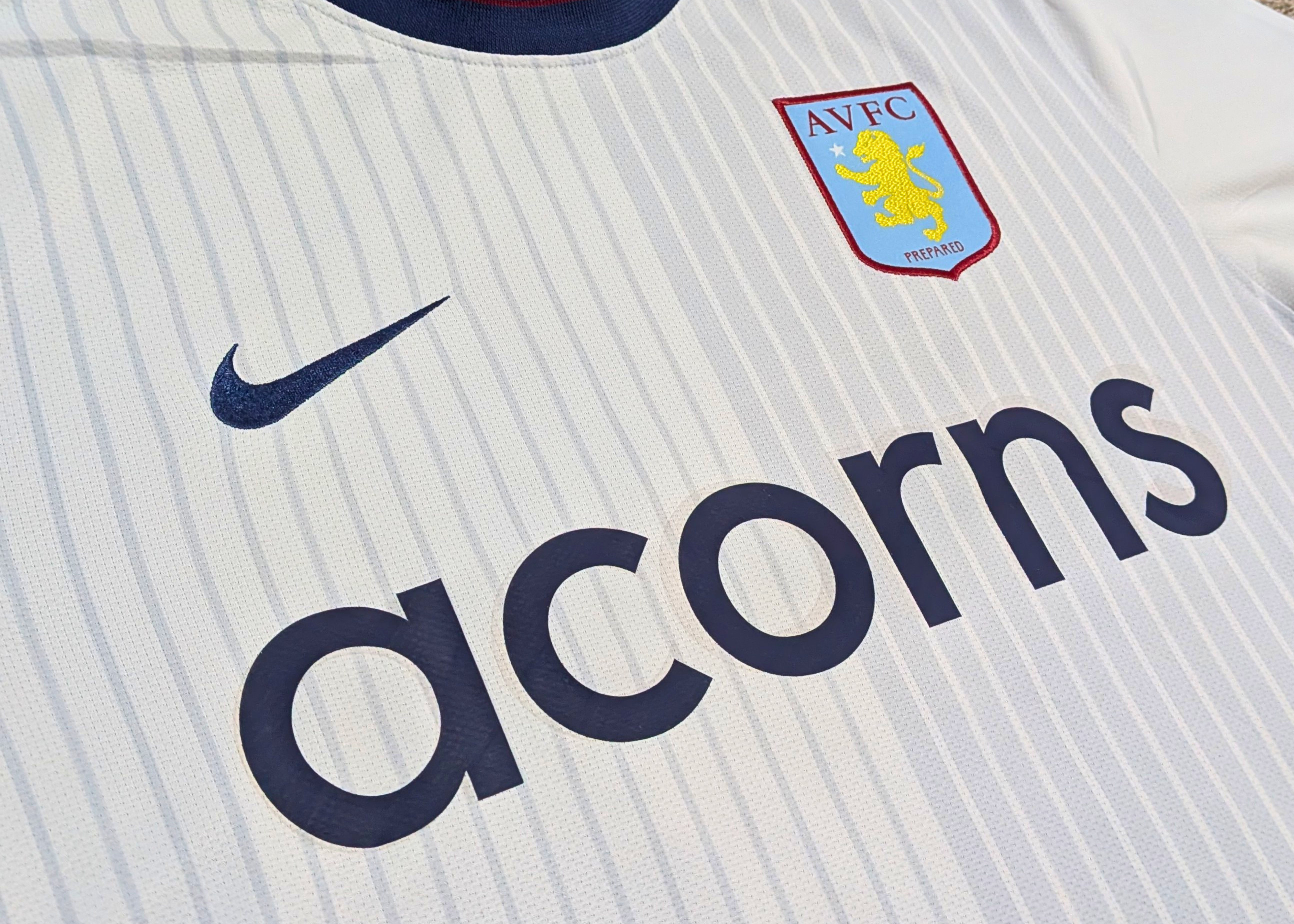 2009-10 Aston Villa Away Shirt - Carew 10