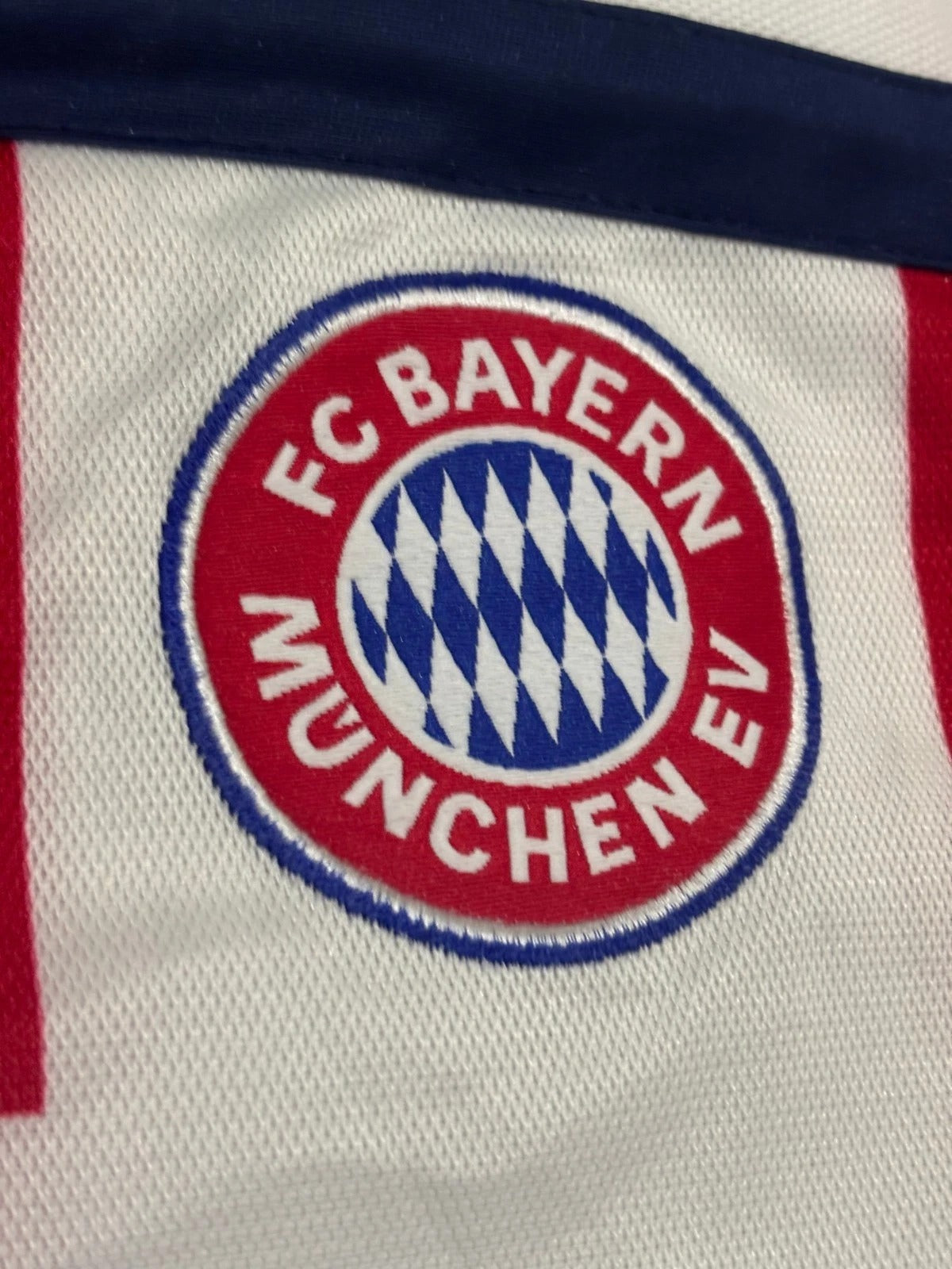 2000-02 Bayern Munich Away Shirt (Pizarro 14)