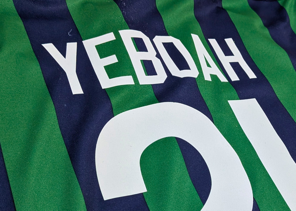 1993-96 Leeds United Away Shirt - Yeboah 21