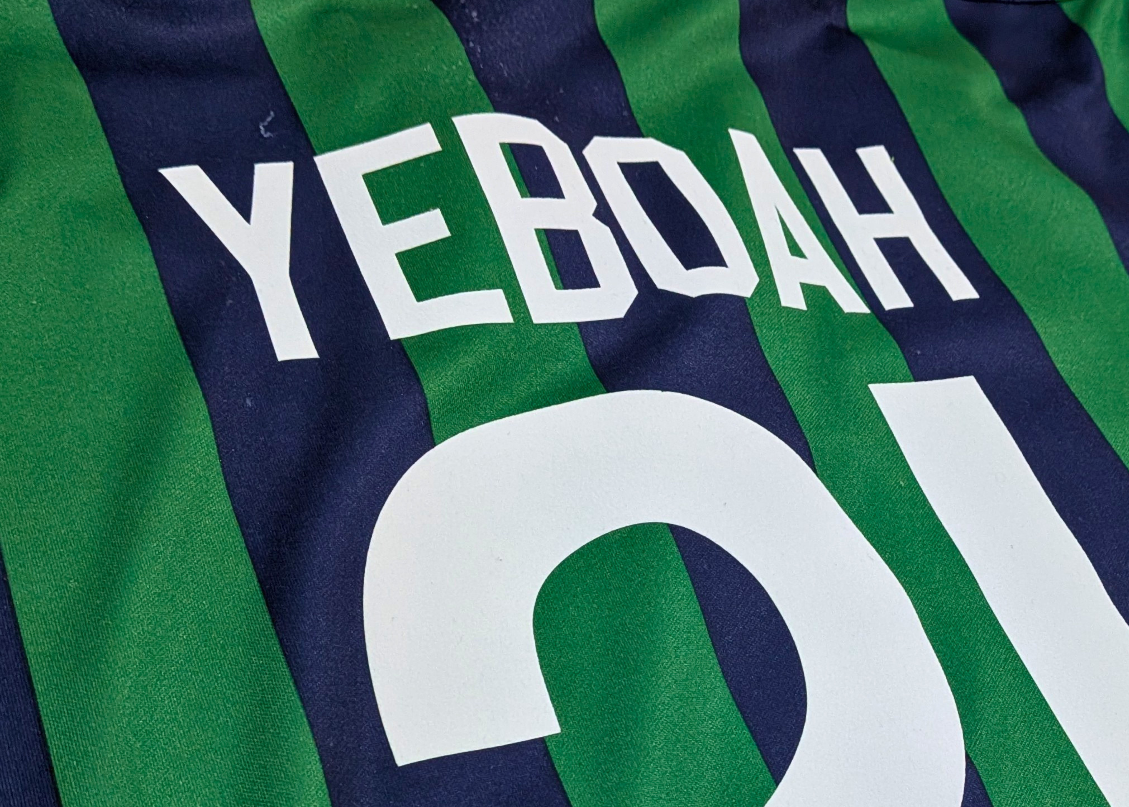 1993-96 Leeds United Away Shirt - Yeboah 21