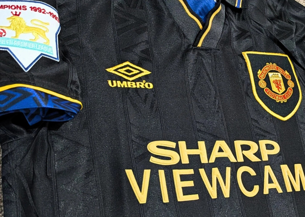 1993-95 Manchester United Away Shirt - Cantona 7