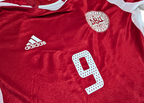 2004-05 Denmark Home Shirt - Tomasson 9