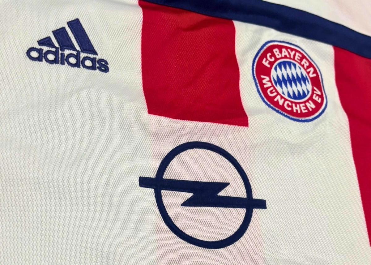 2000-02 Bayern Munich Away Shirt (Pizarro 14)