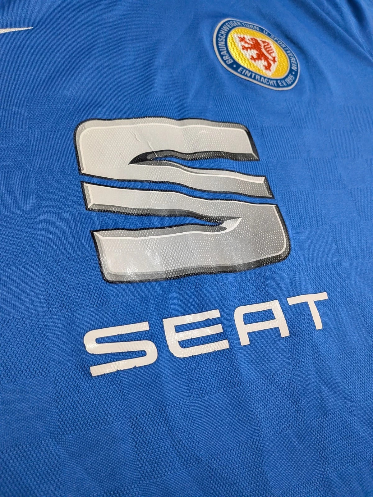 2014-15 Eintracht Braunschweig Away Shirt