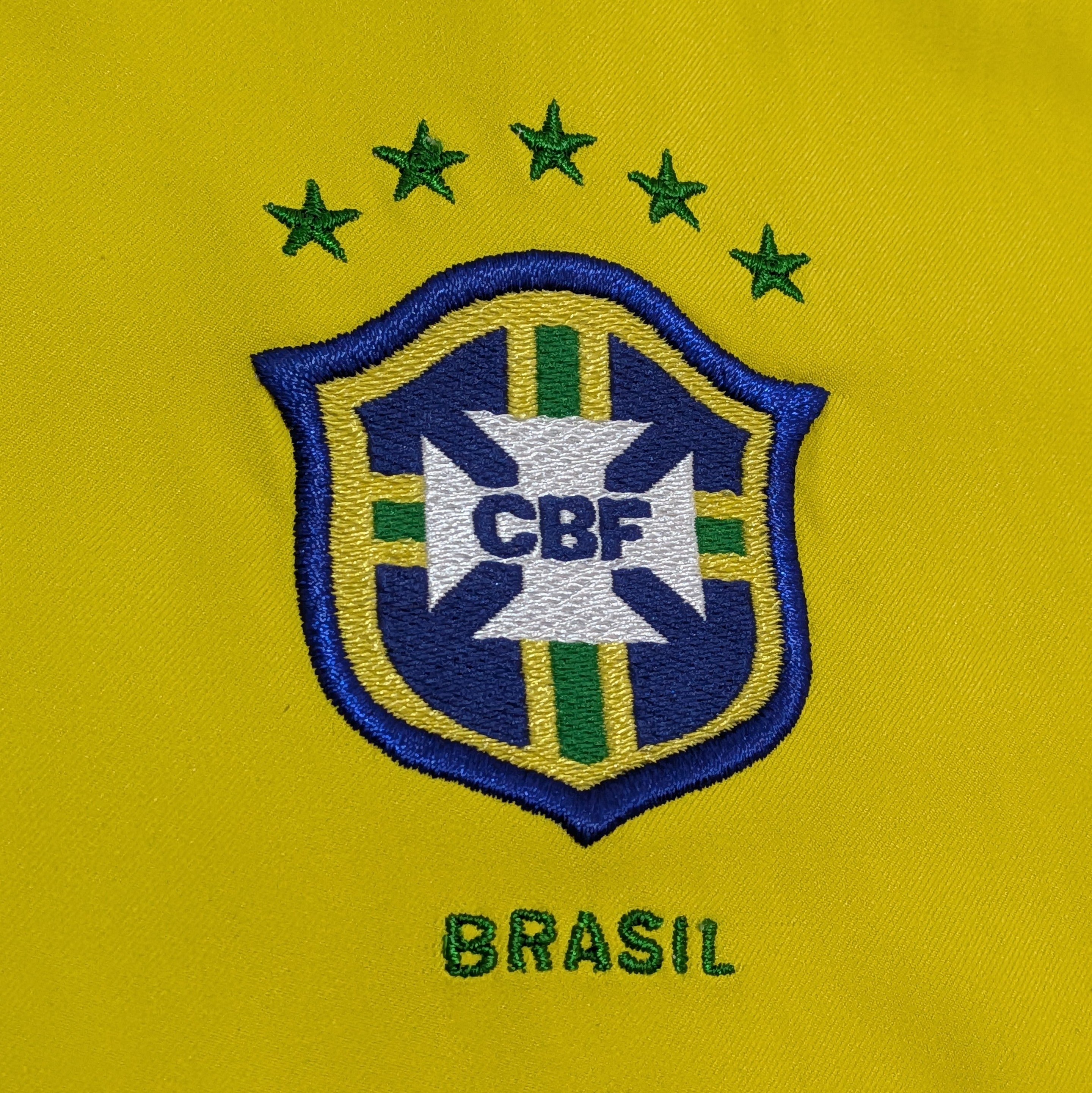 2004-06 Brazil Home Shirt - Ronaldinho 10