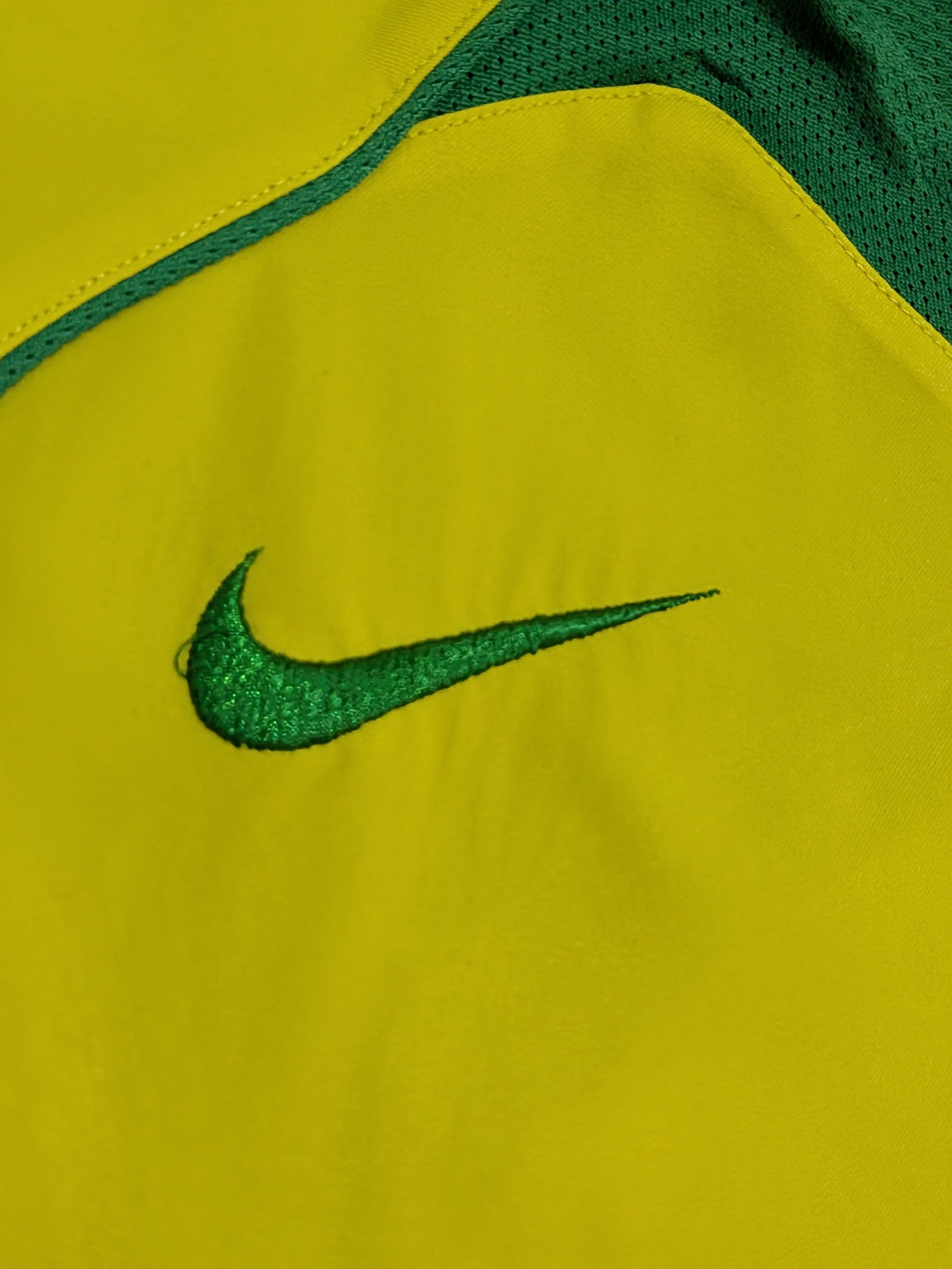 2004-06 Brazil Home Shirt - Ronaldinho 10