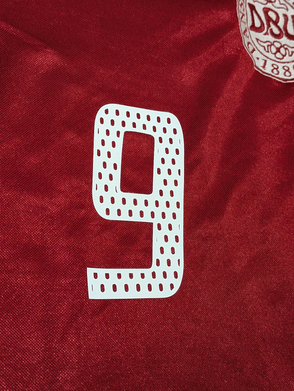 2004-05 Denmark Home Shirt - Tomasson 9