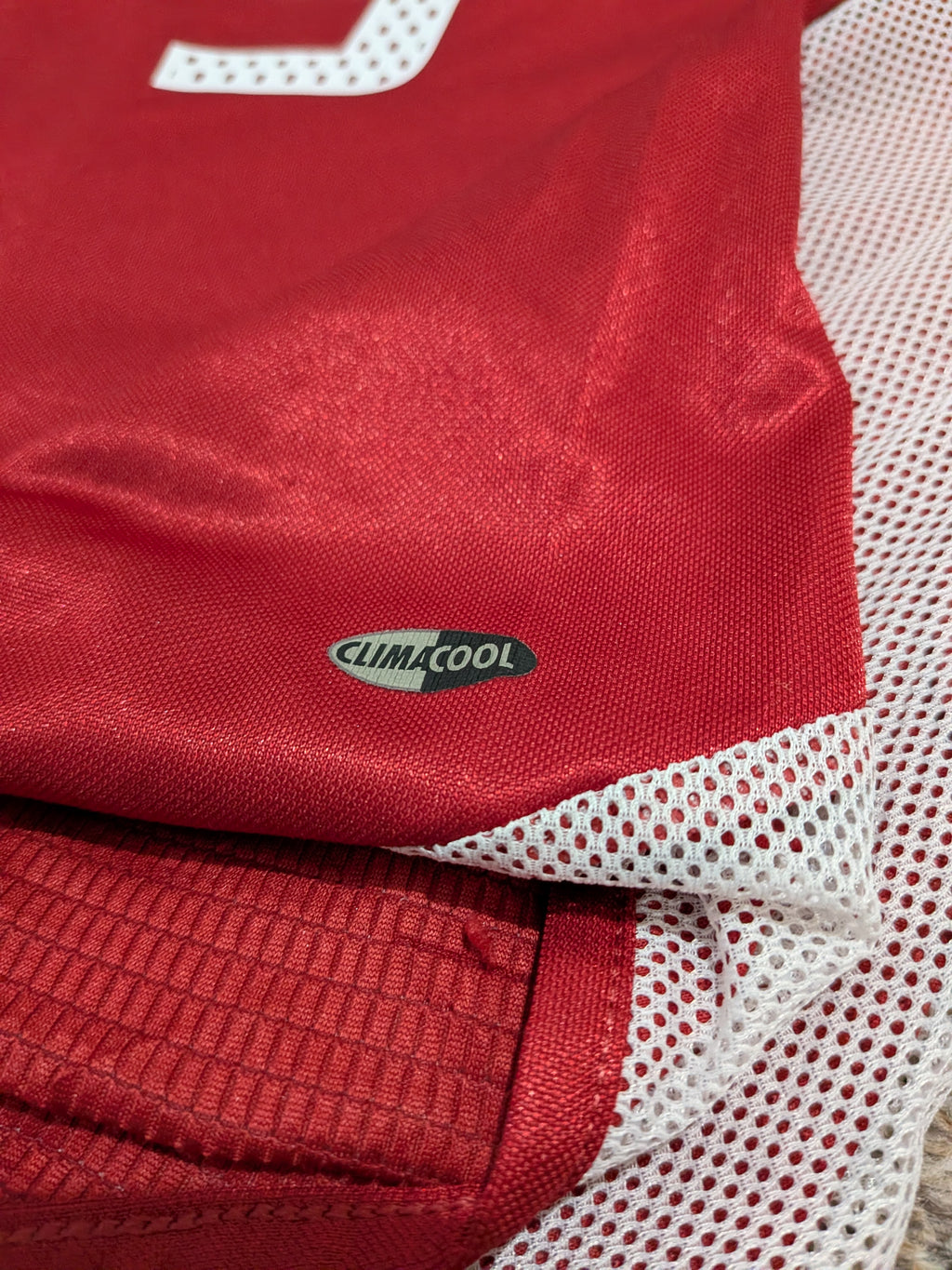 2004-05 Denmark Home Shirt - Tomasson 9