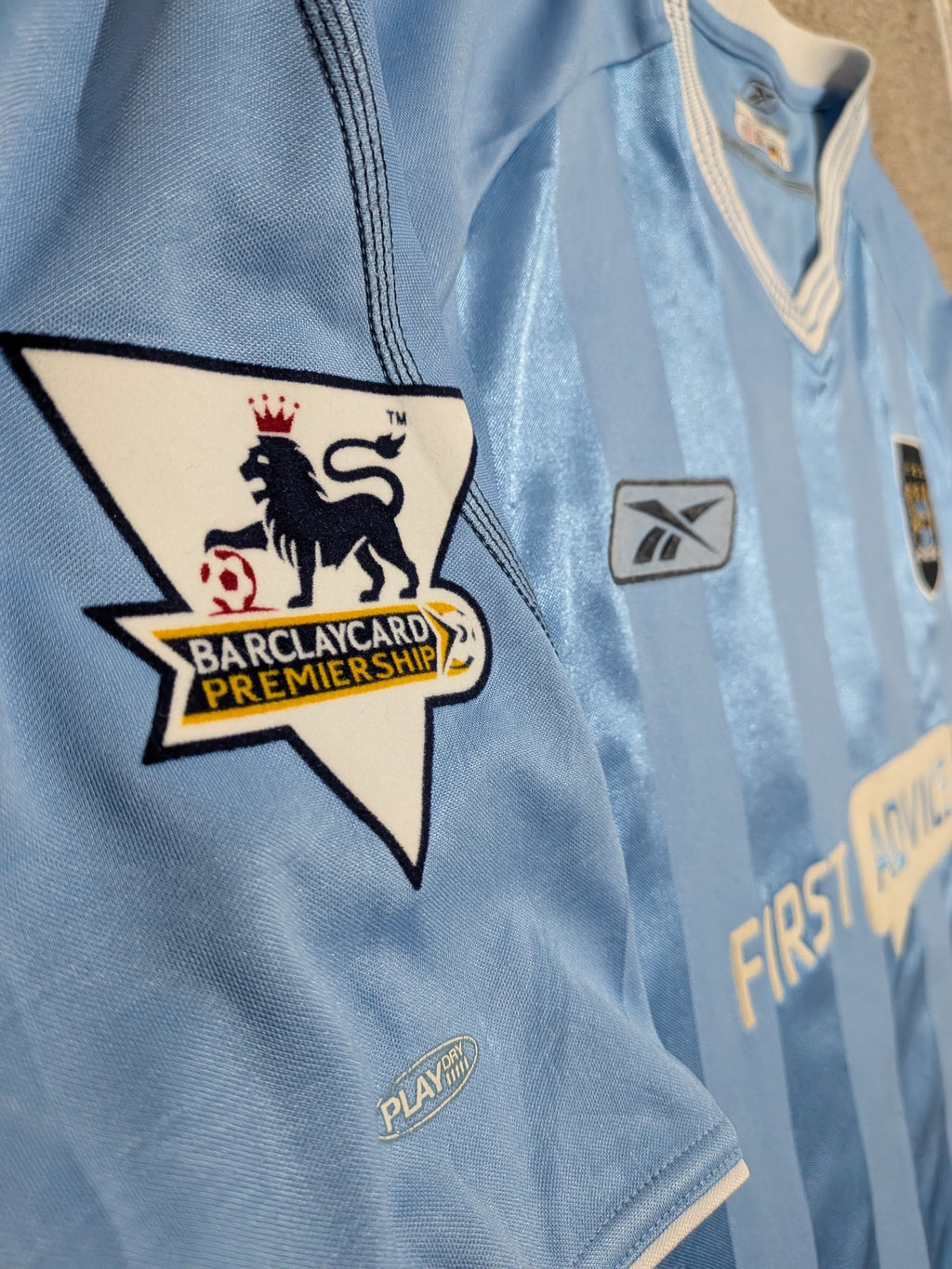 2003-04 Manchester City Home Shirt - Anelka 39