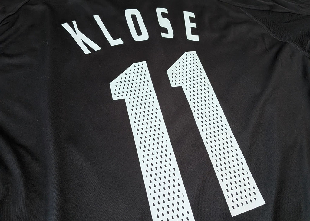 2004-06 Germany Away Shirt - Klose 11