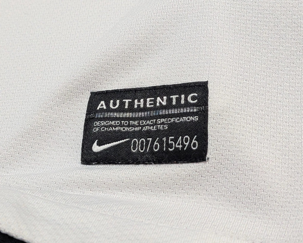 2010-11 Manchester United Away Shirt