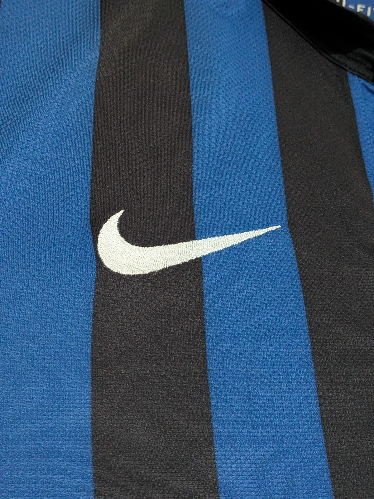 2011-12 Inter Milan Home Shirt - Sneijder 10