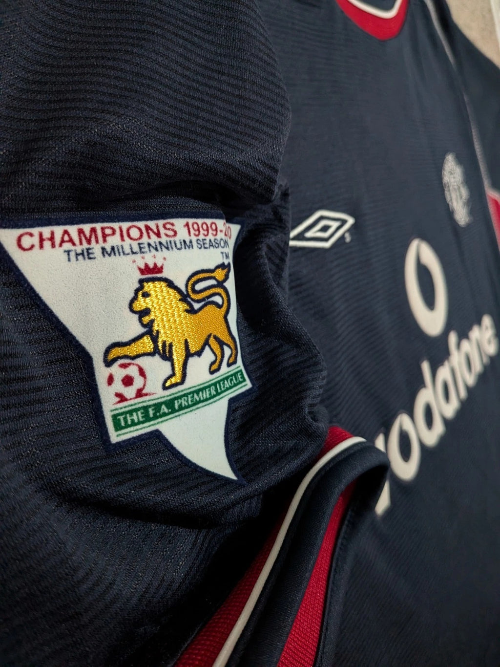 2000-01 Manchester United Third Shirt - Keane 16