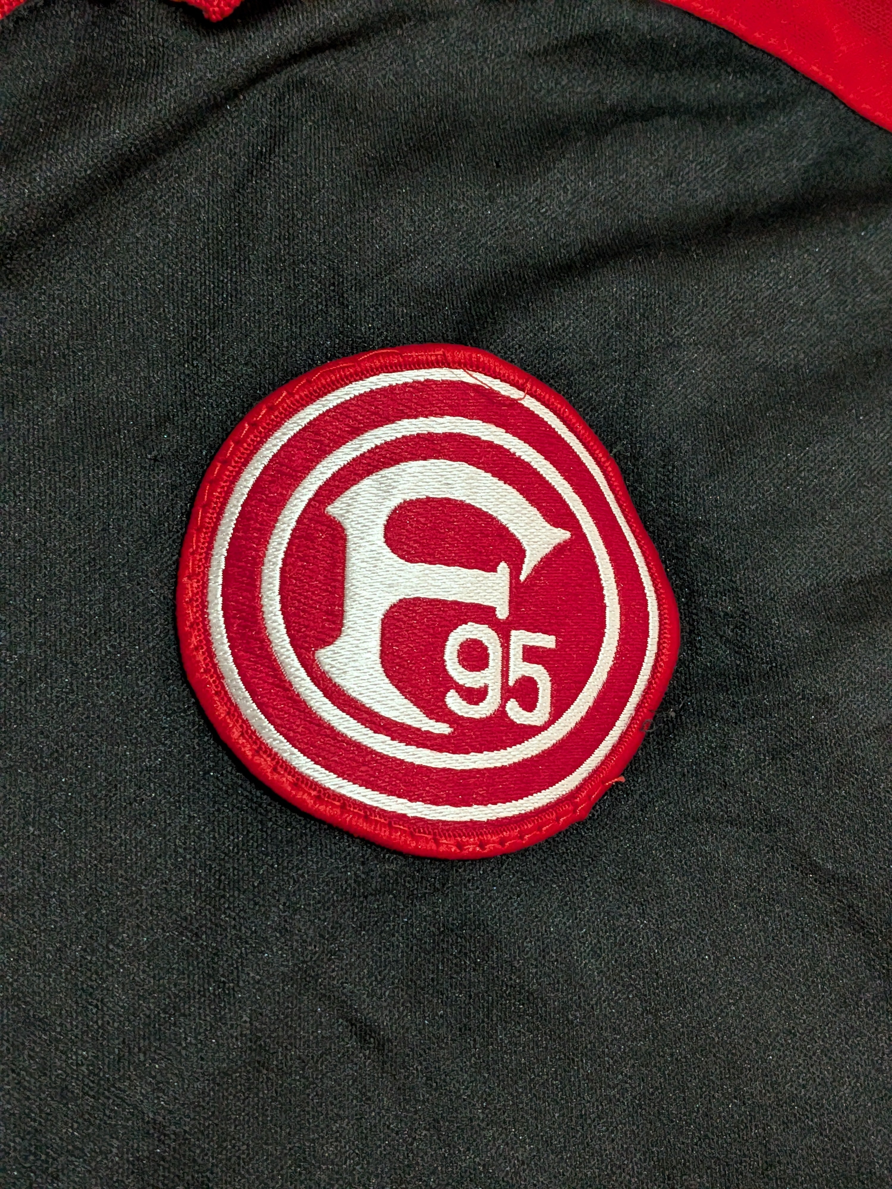 2002-03 Fortuna Düsseldorf Away Shirt