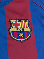 2004-05 Barcelona Home Shirt - Ronaldinho 10