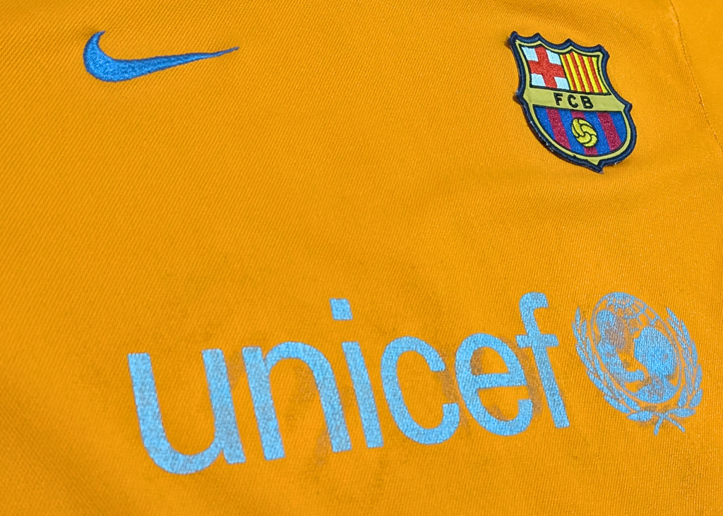 2006-08 Barcelona Away Shirt - Messi 19