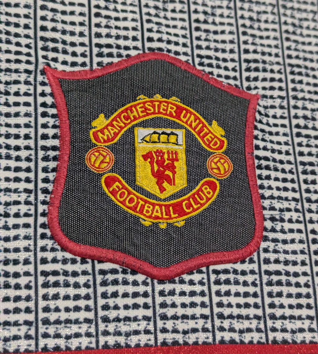 1995-96 Manchester United Away - Keane 16