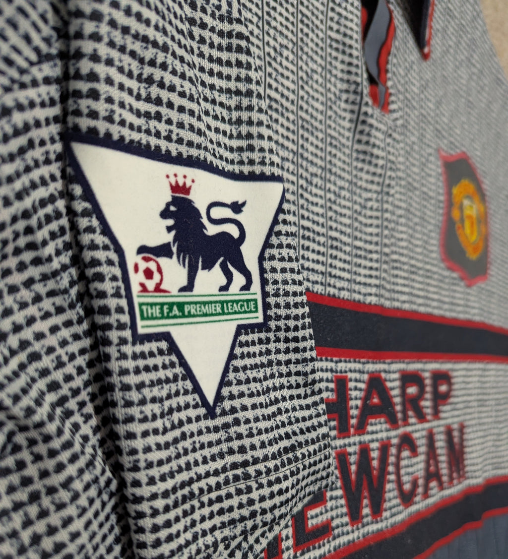 1995-96 Manchester United Away - Keane 16