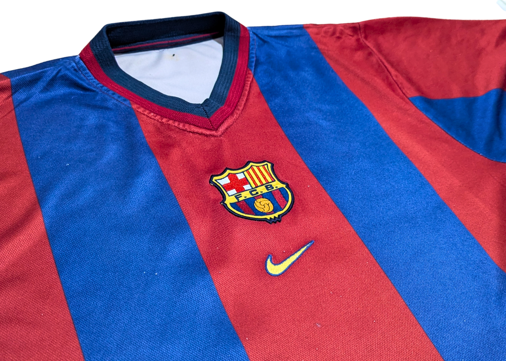 1998-00 Barcelona Home Shirt - Rivaldo 11