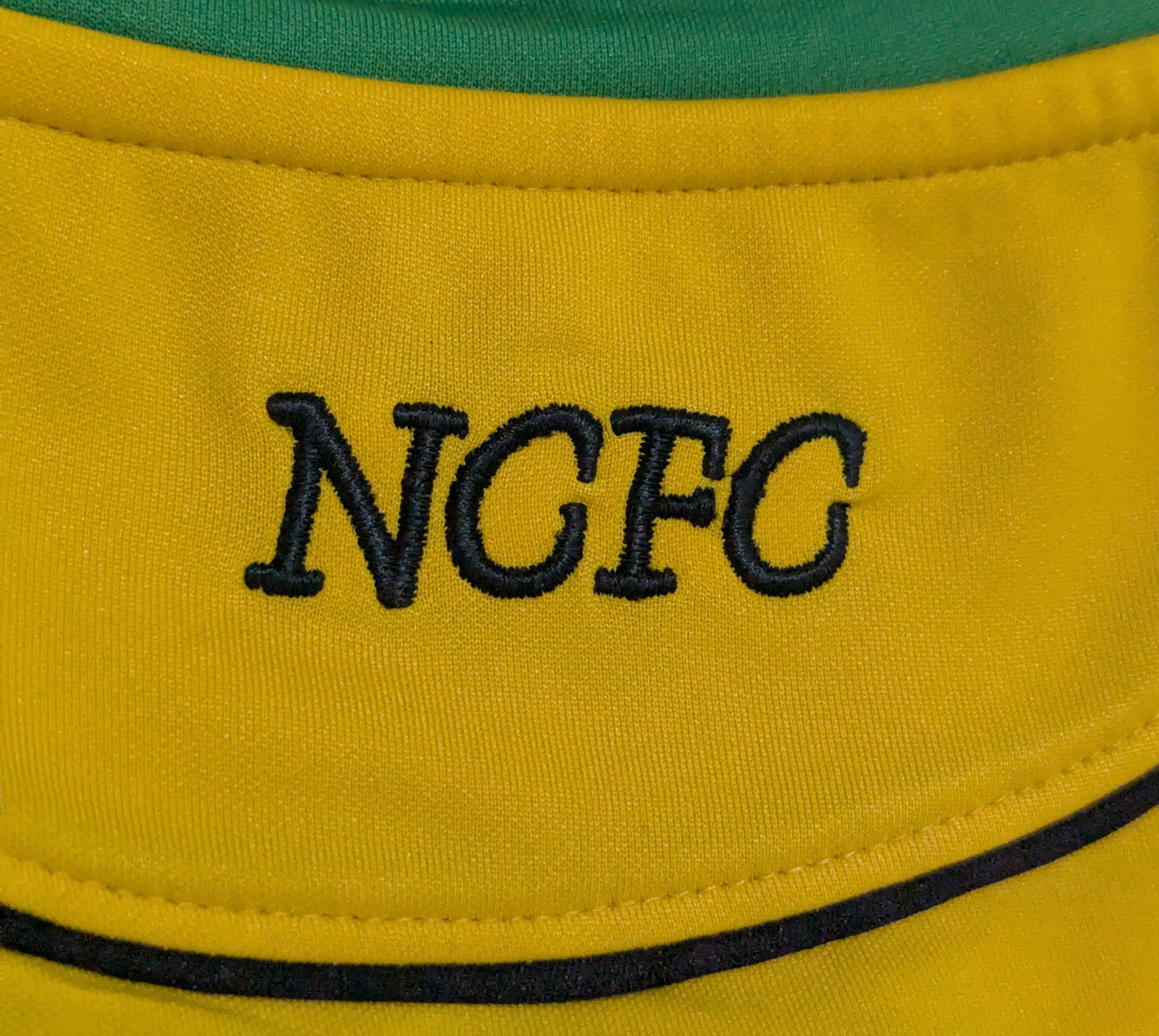 2003-05 Norwich City Home Shirt - Huckerby 6