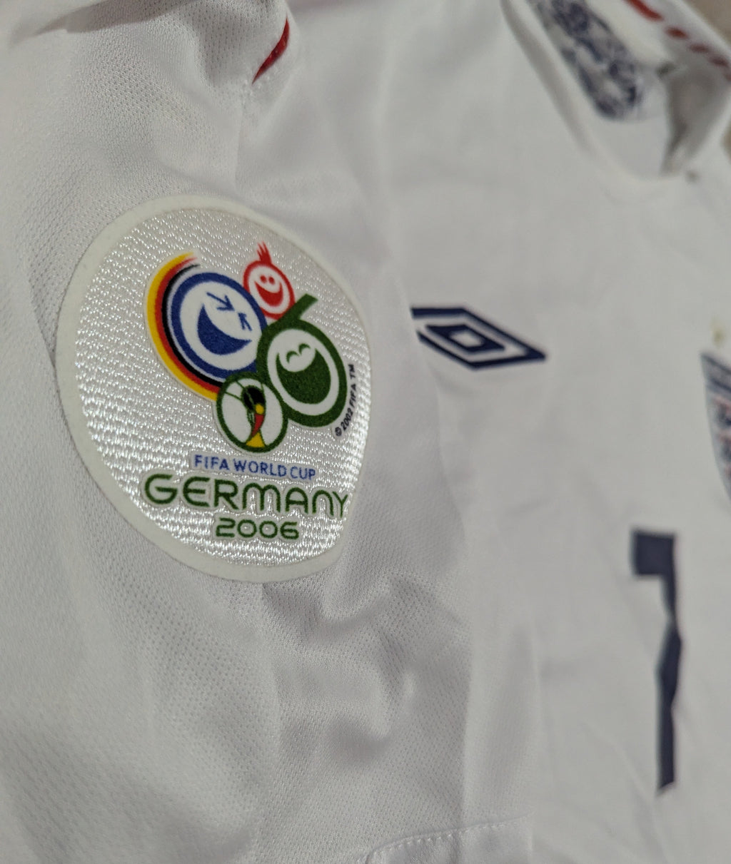 2005-07 England Home Shirt - Beckham 7