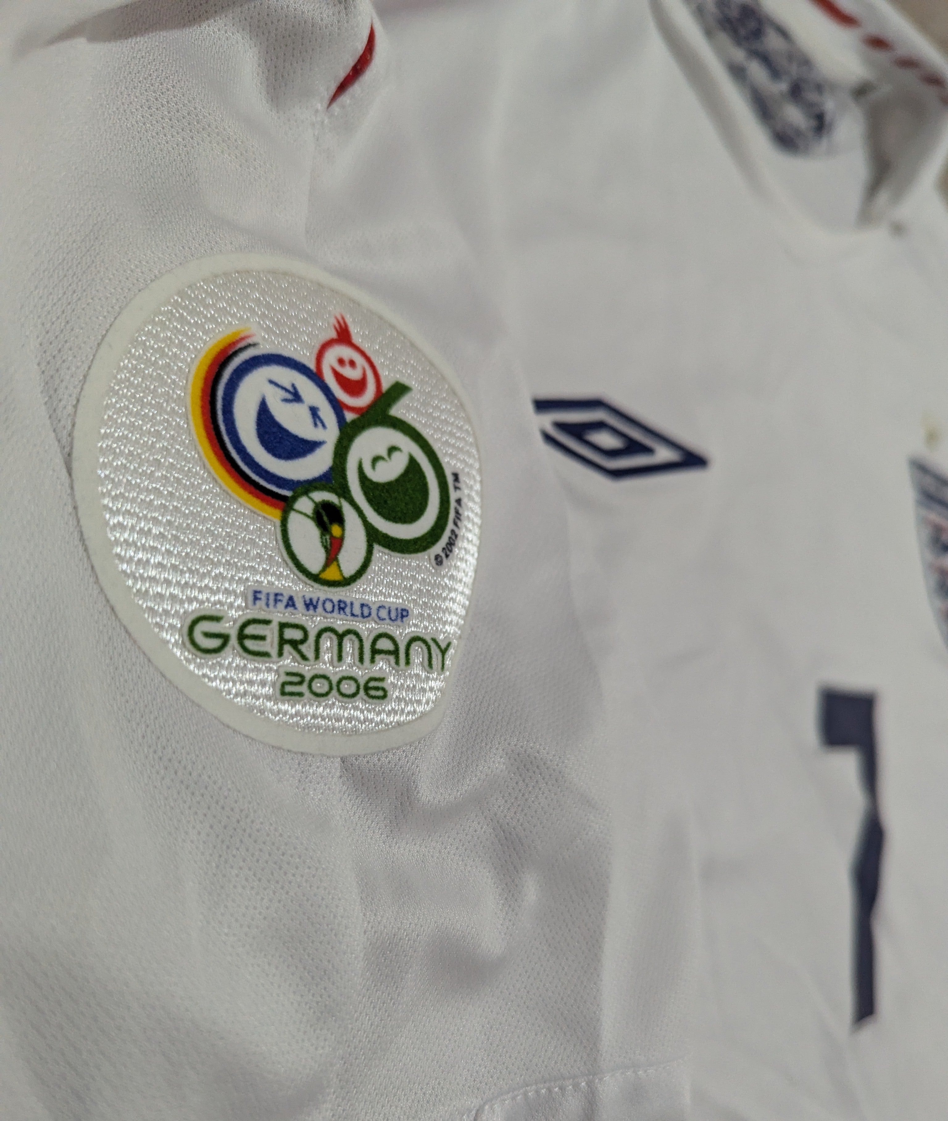 2005-07 England Home Shirt - Beckham 7