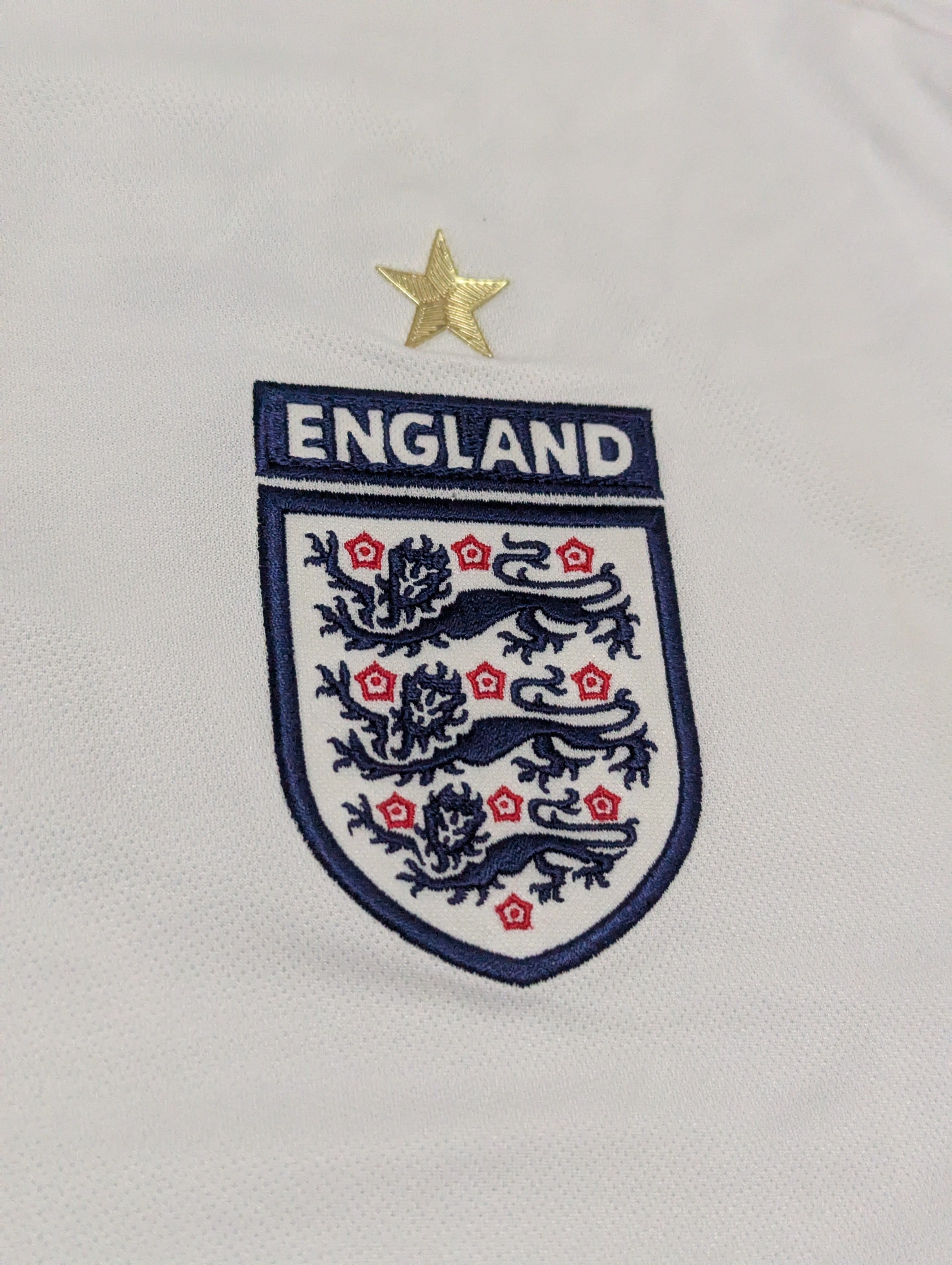 2005-07 England Home Shirt - Beckham 7