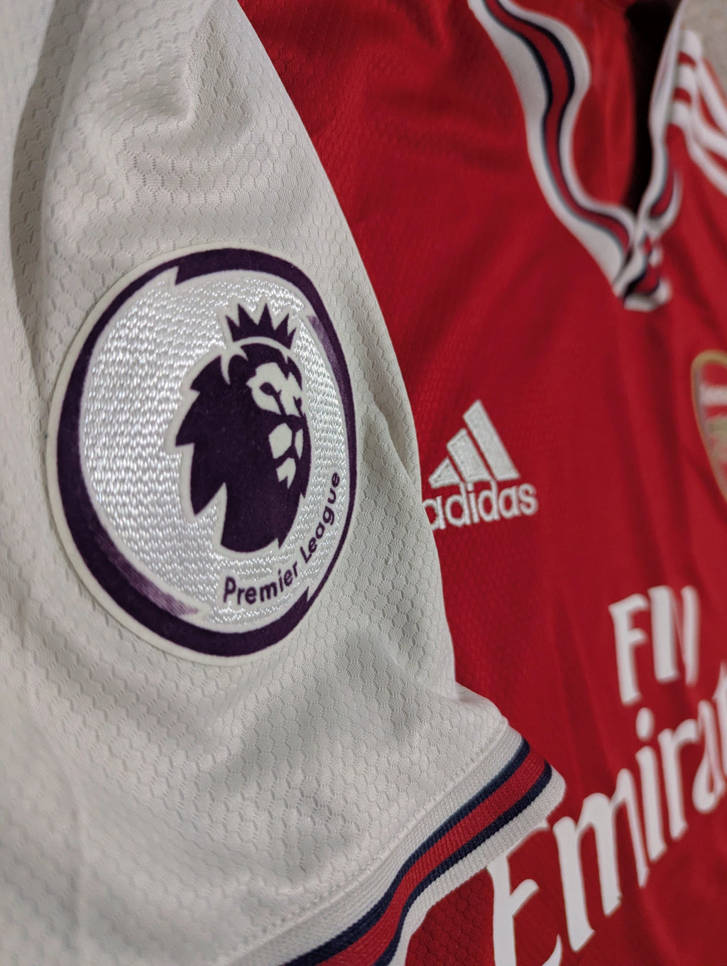 2019-20 Arsenal Home Shirt - Saka 77