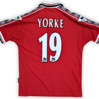 1998-00 Manchester United Home Shirt - Yorke 19