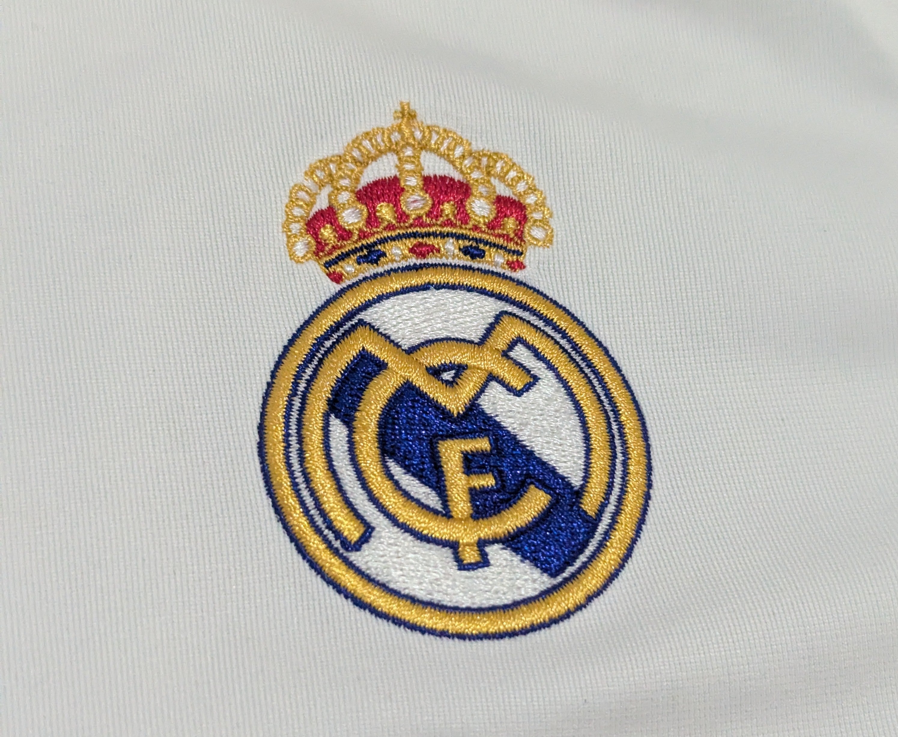2005-06 Real Madrid Home Shirt - Ronaldo 9