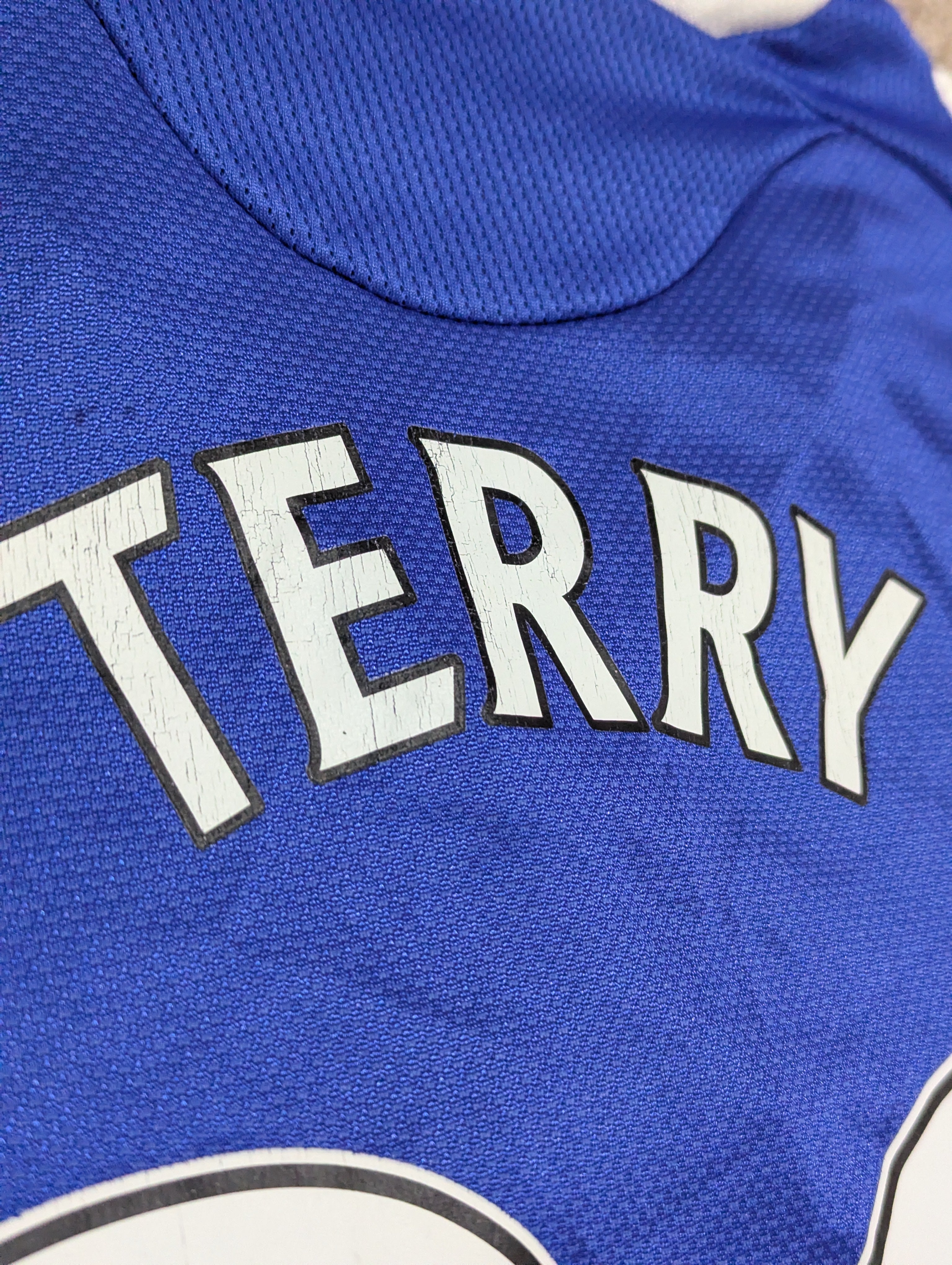 2008-09 Chelsea Home Signed Shirt - Terry 26