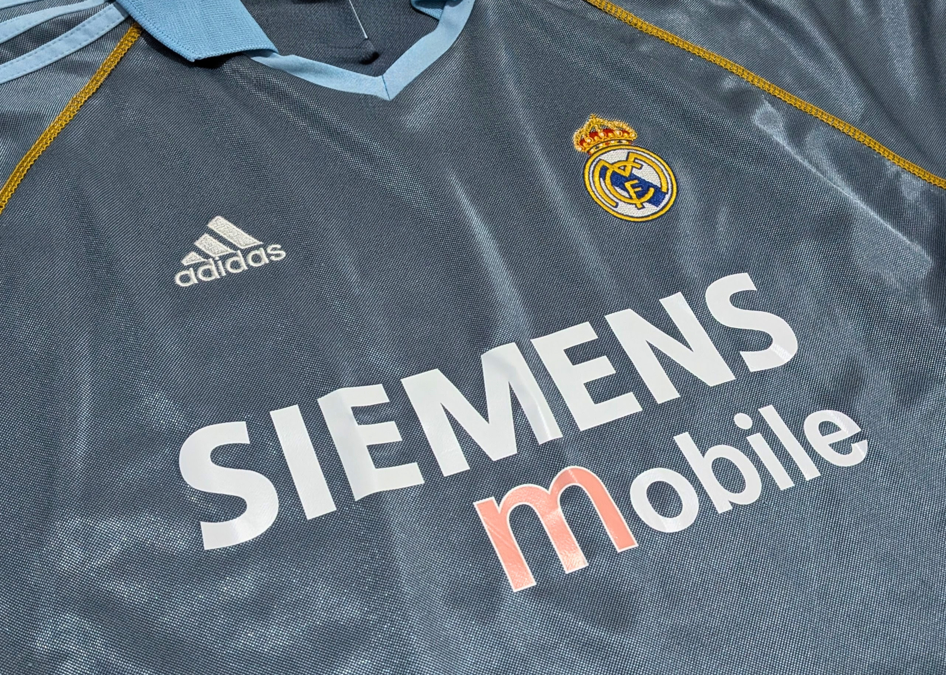 2003-04 Real Madrid Third Shirt - Zidane 5