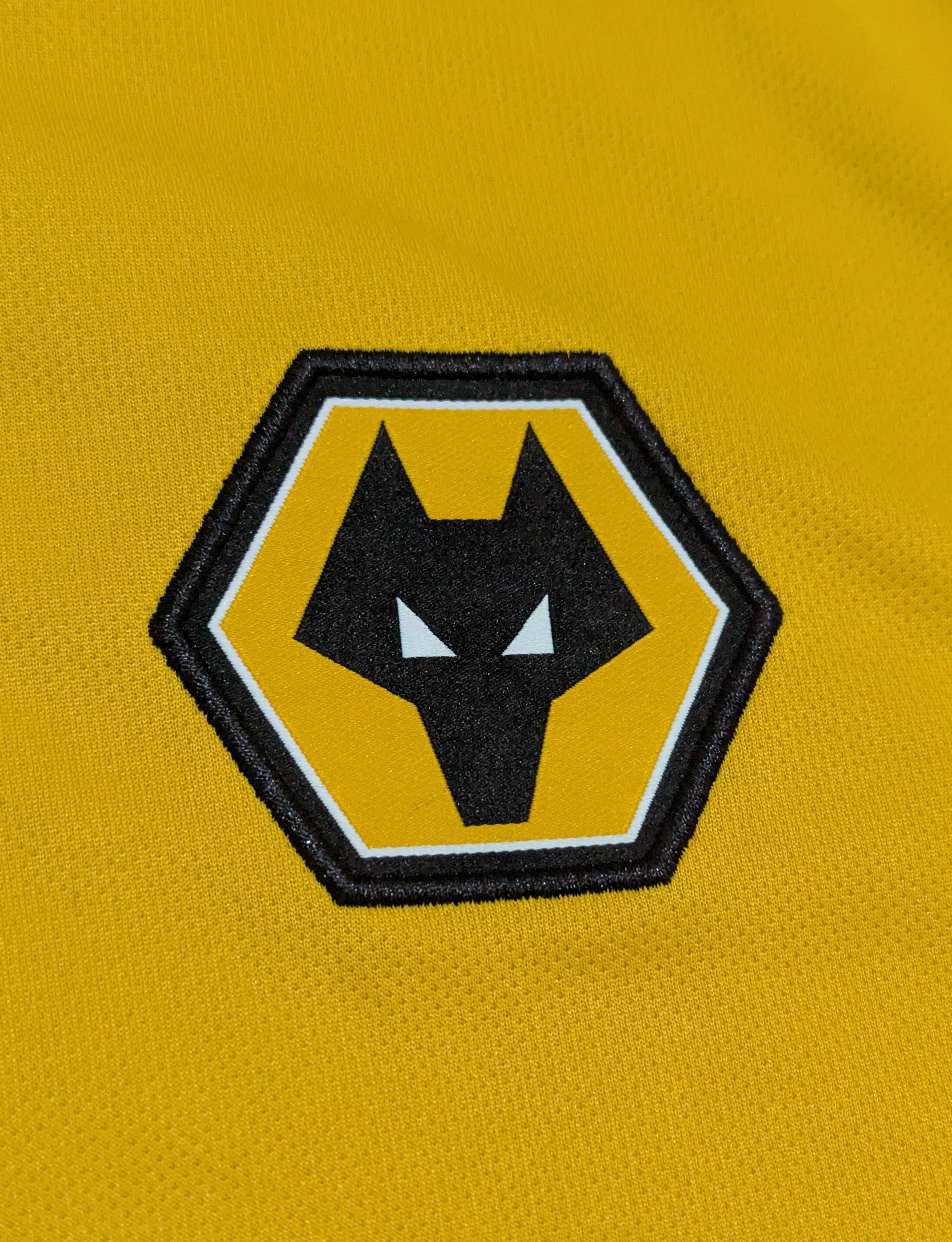 2021-22 Wolves Home Shirt - Raúl 9