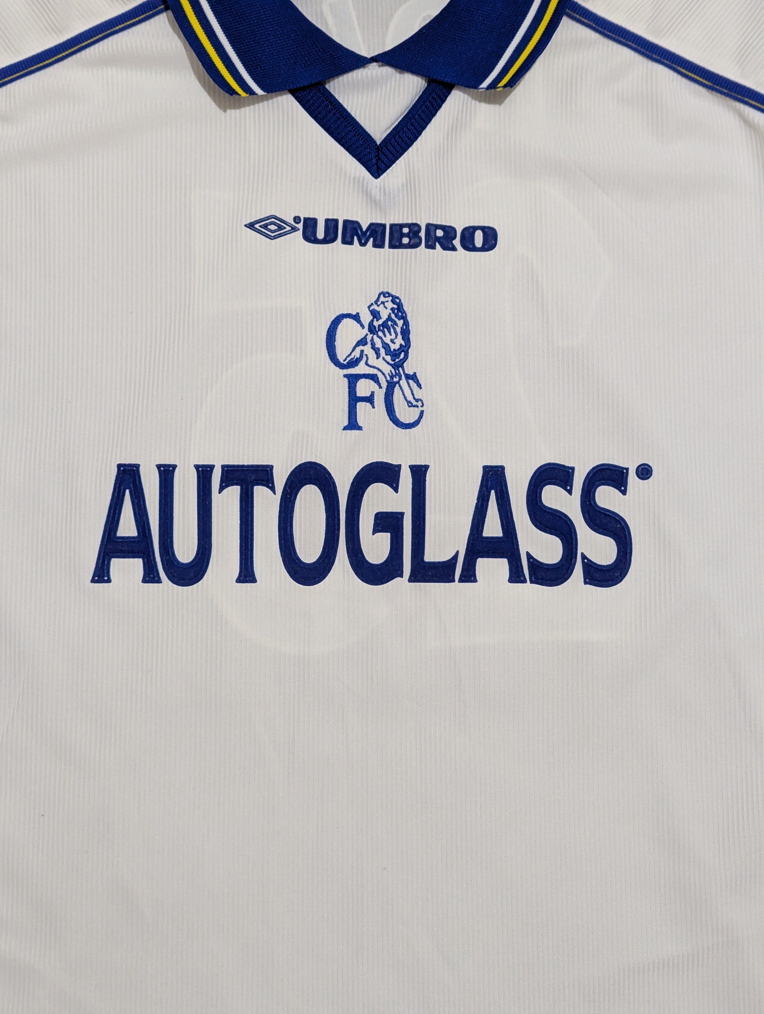 1998-00 Chelsea Away Shirt - Zola 25
