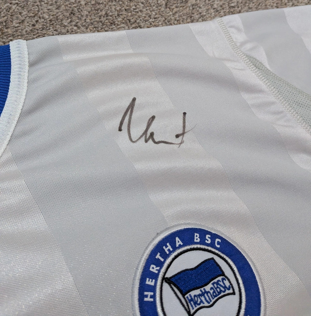 2000-01 Hertha Berlin Multi Signed Away Shirt